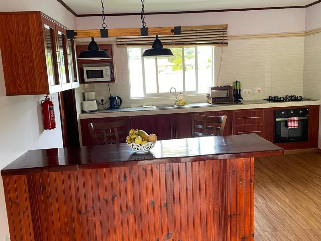 Mokara Holiday Apartment Anse Royale Extérieur photo